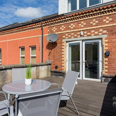 Attic Style 2 Bed Duplex Apartment With Rooftop Patio Belfast Eksteriør billede