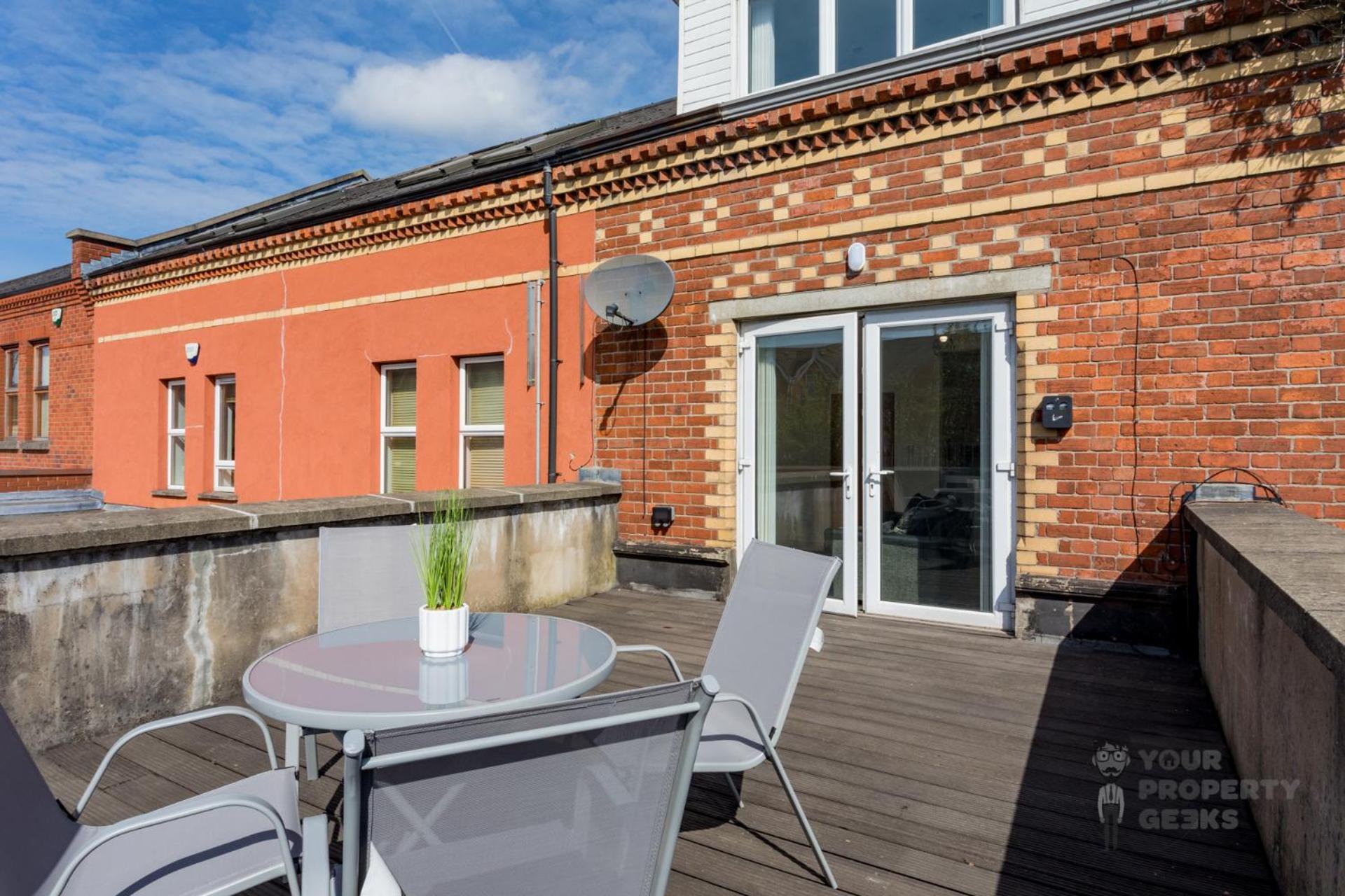 Attic Style 2 Bed Duplex Apartment With Rooftop Patio Belfast Eksteriør billede